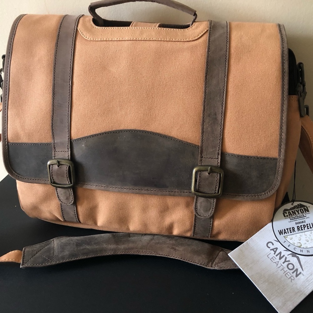 Canyon labtop bag.